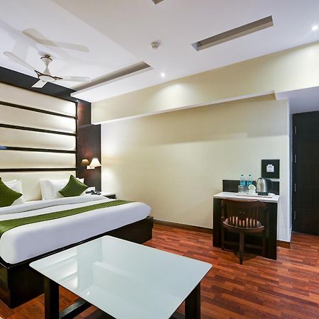 Hotel Geet Deluxe Yeni Delhi Dış mekan fotoğraf