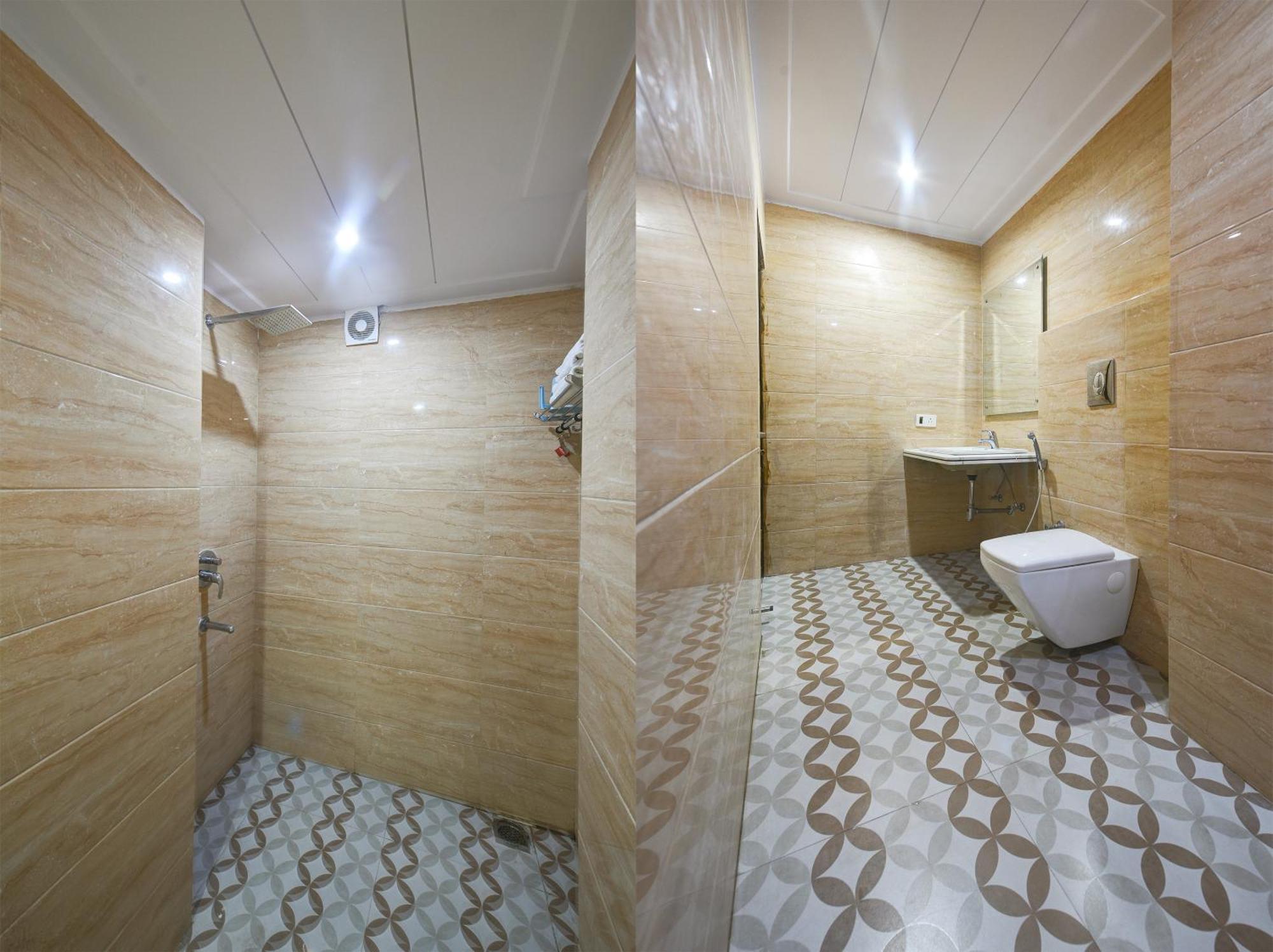Hotel Geet Deluxe Yeni Delhi Dış mekan fotoğraf