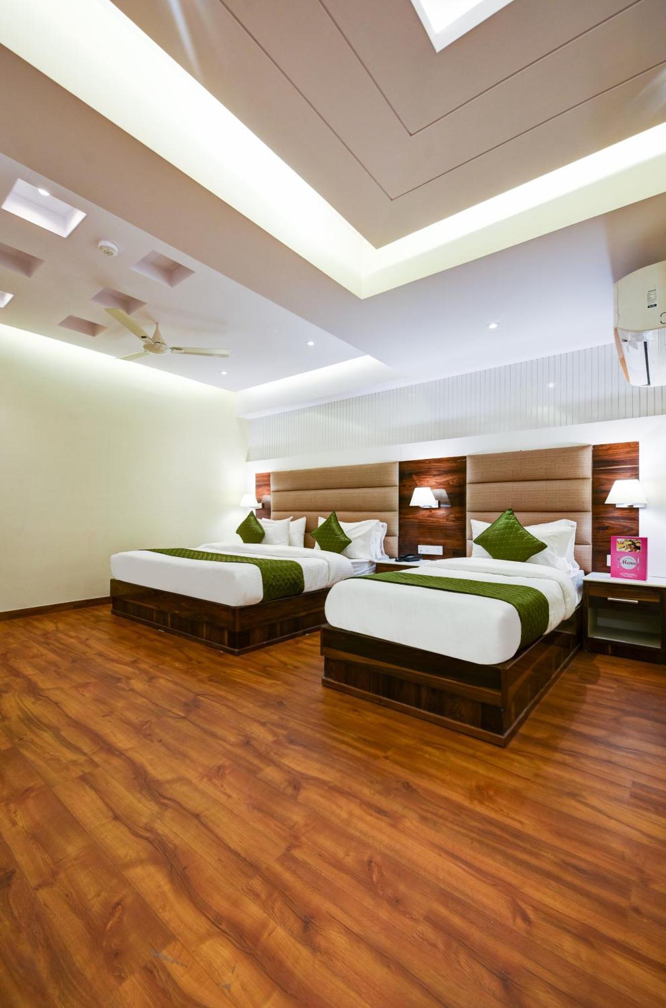 Hotel Geet Deluxe Yeni Delhi Dış mekan fotoğraf