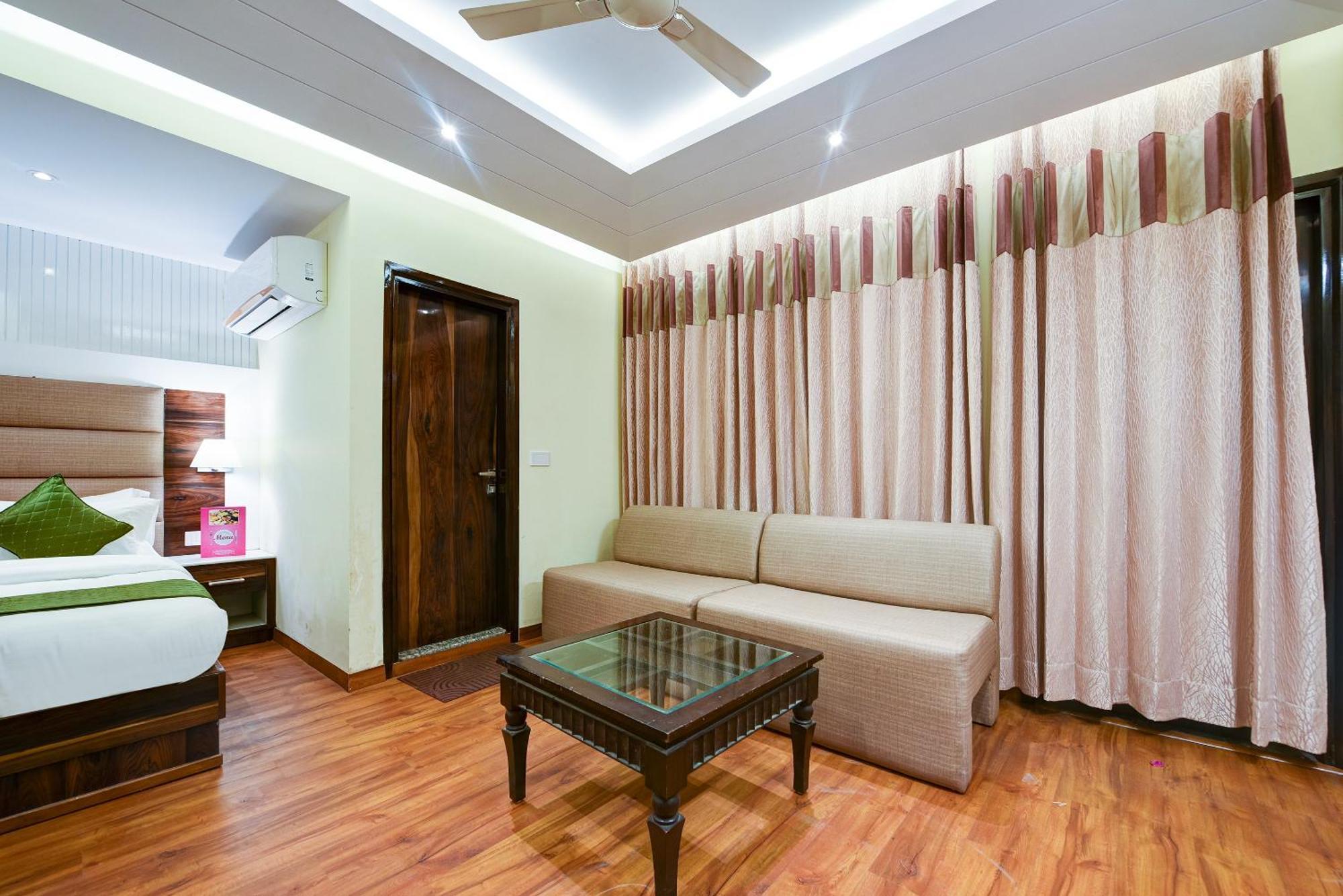 Hotel Geet Deluxe Yeni Delhi Dış mekan fotoğraf