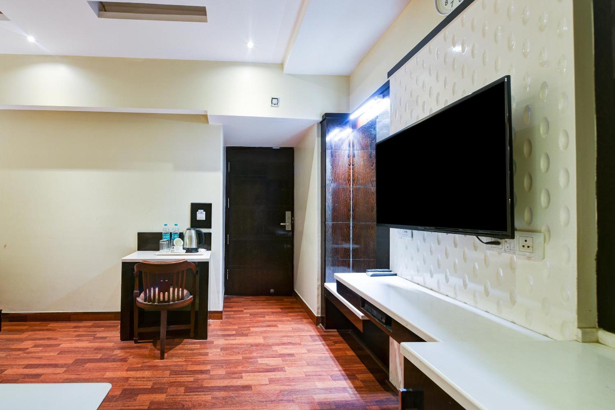 Hotel Geet Deluxe Yeni Delhi Dış mekan fotoğraf