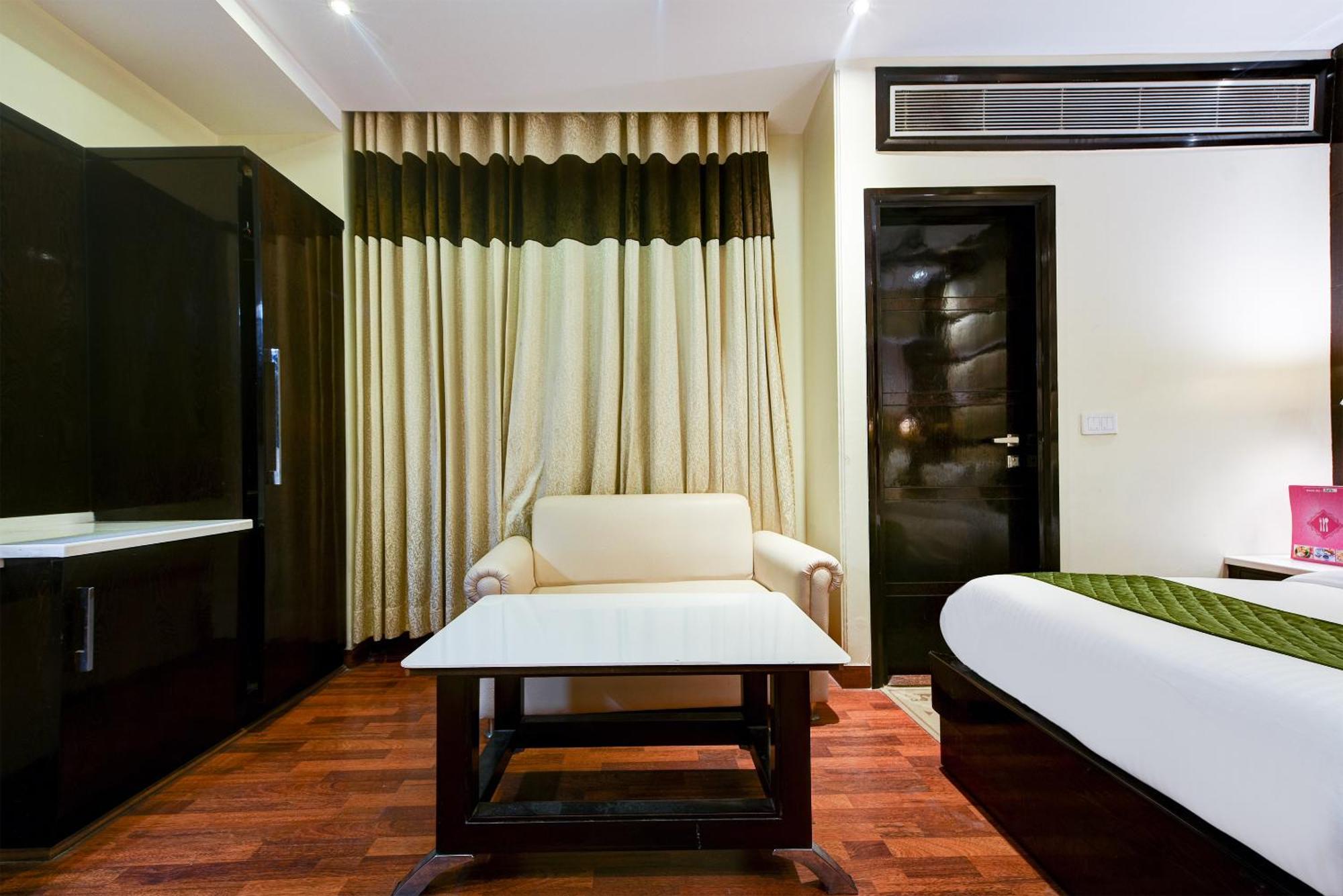 Hotel Geet Deluxe Yeni Delhi Dış mekan fotoğraf