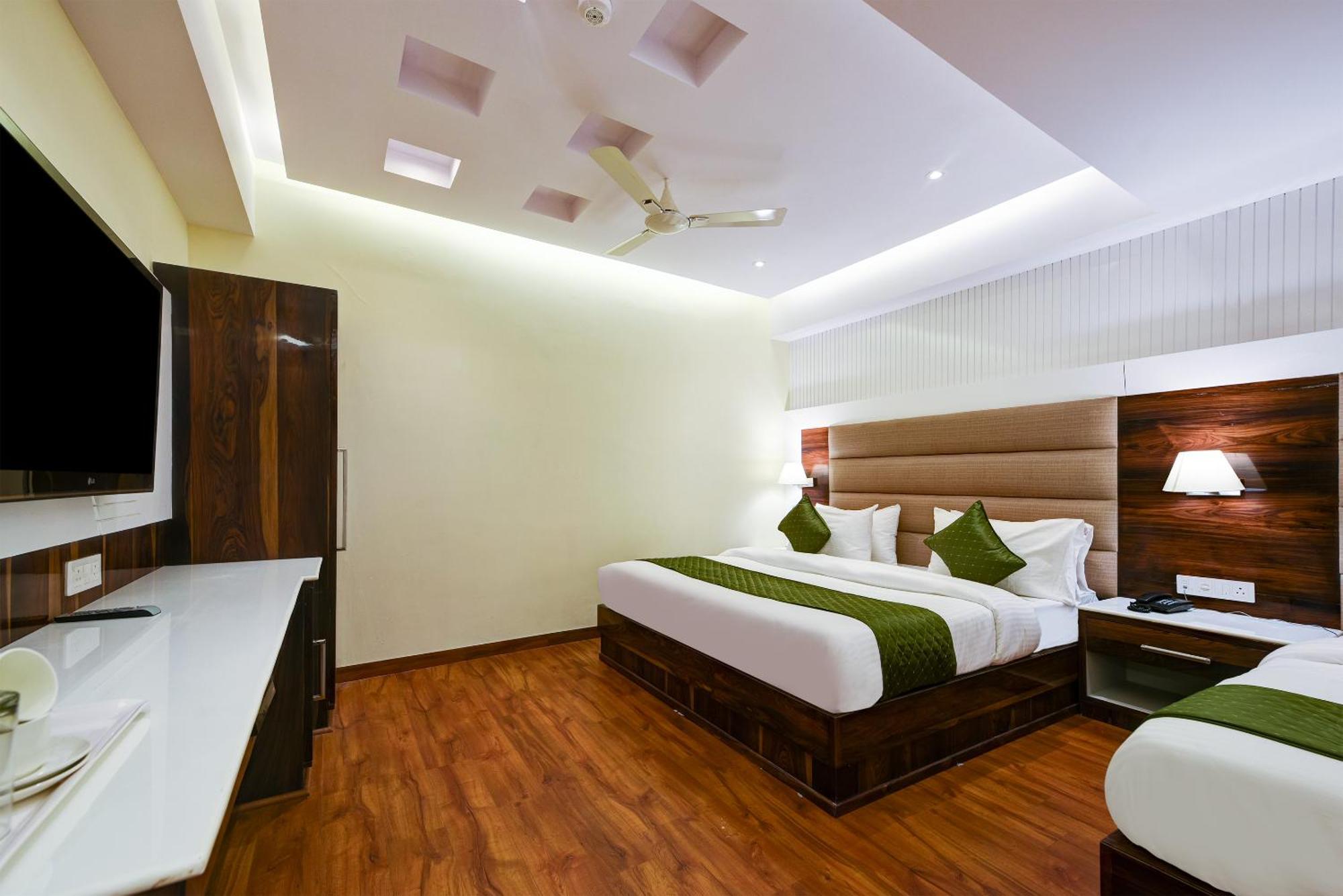 Hotel Geet Deluxe Yeni Delhi Dış mekan fotoğraf
