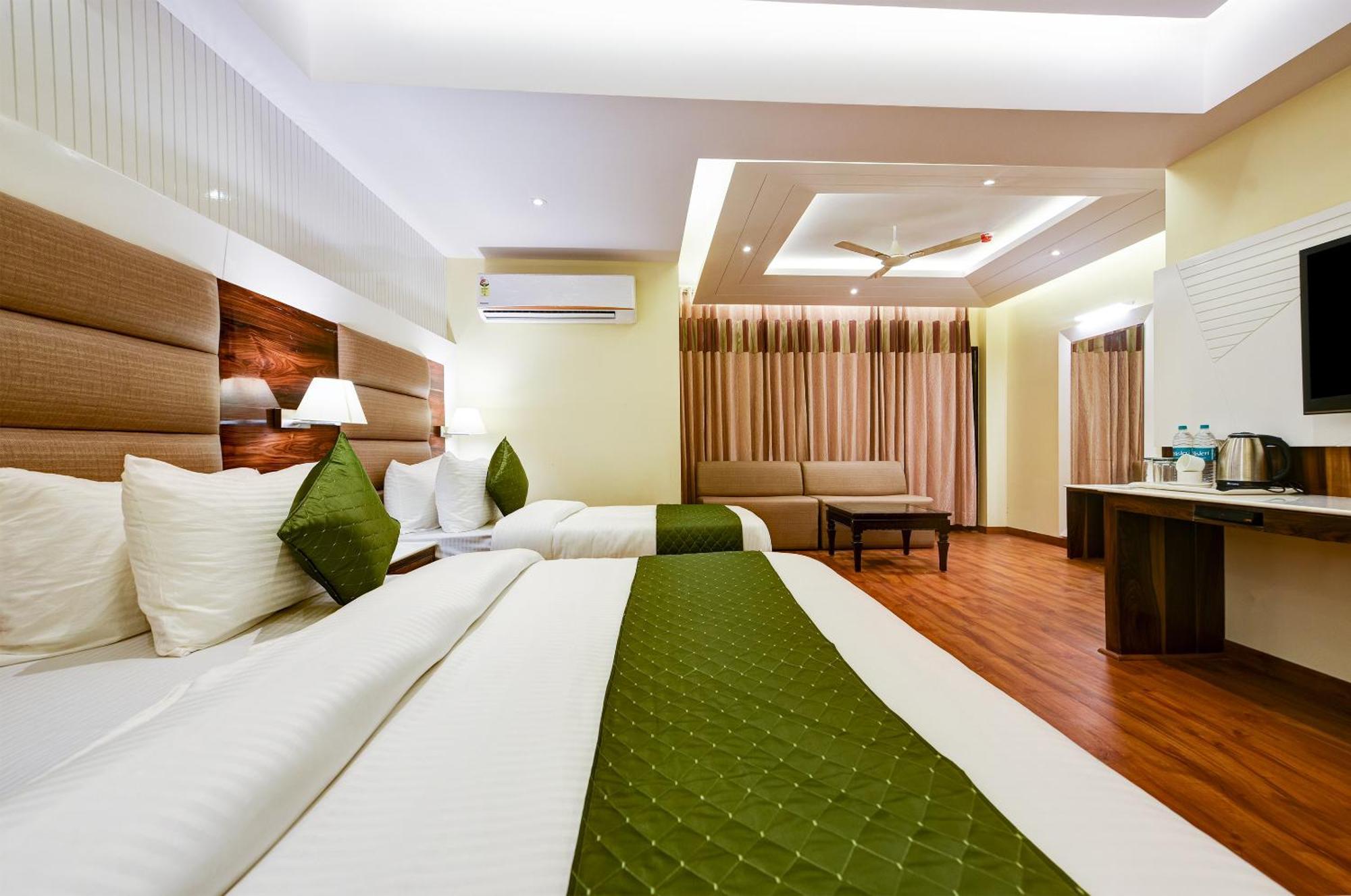 Hotel Geet Deluxe Yeni Delhi Dış mekan fotoğraf