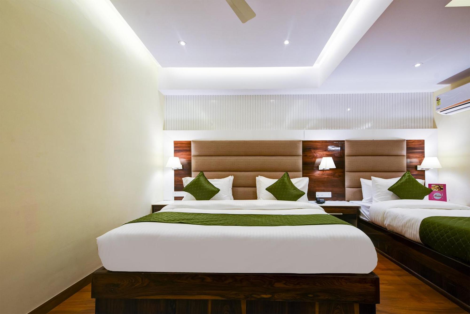 Hotel Geet Deluxe Yeni Delhi Dış mekan fotoğraf