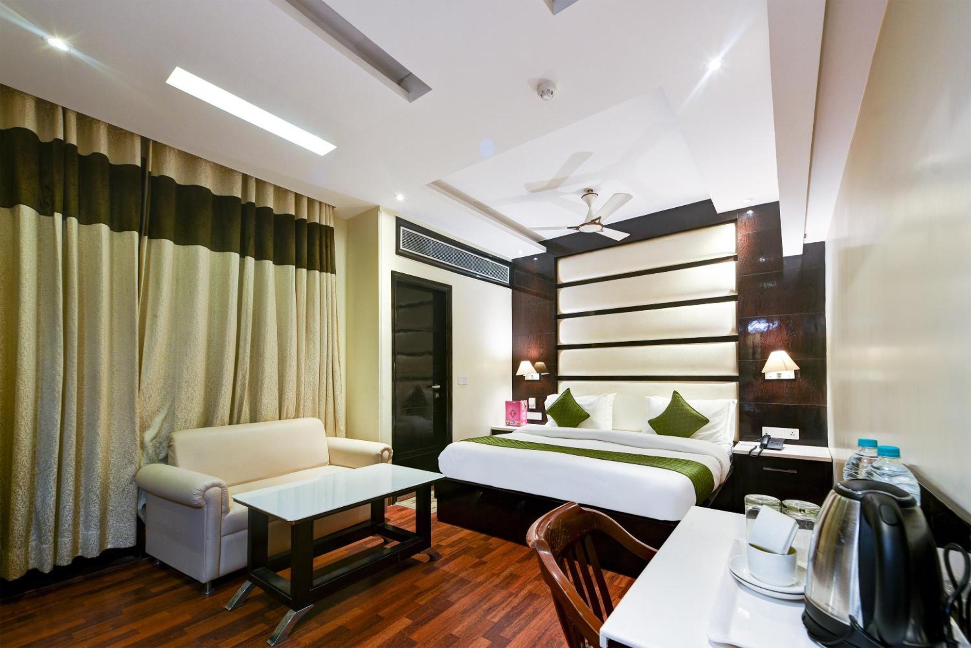 Hotel Geet Deluxe Yeni Delhi Dış mekan fotoğraf