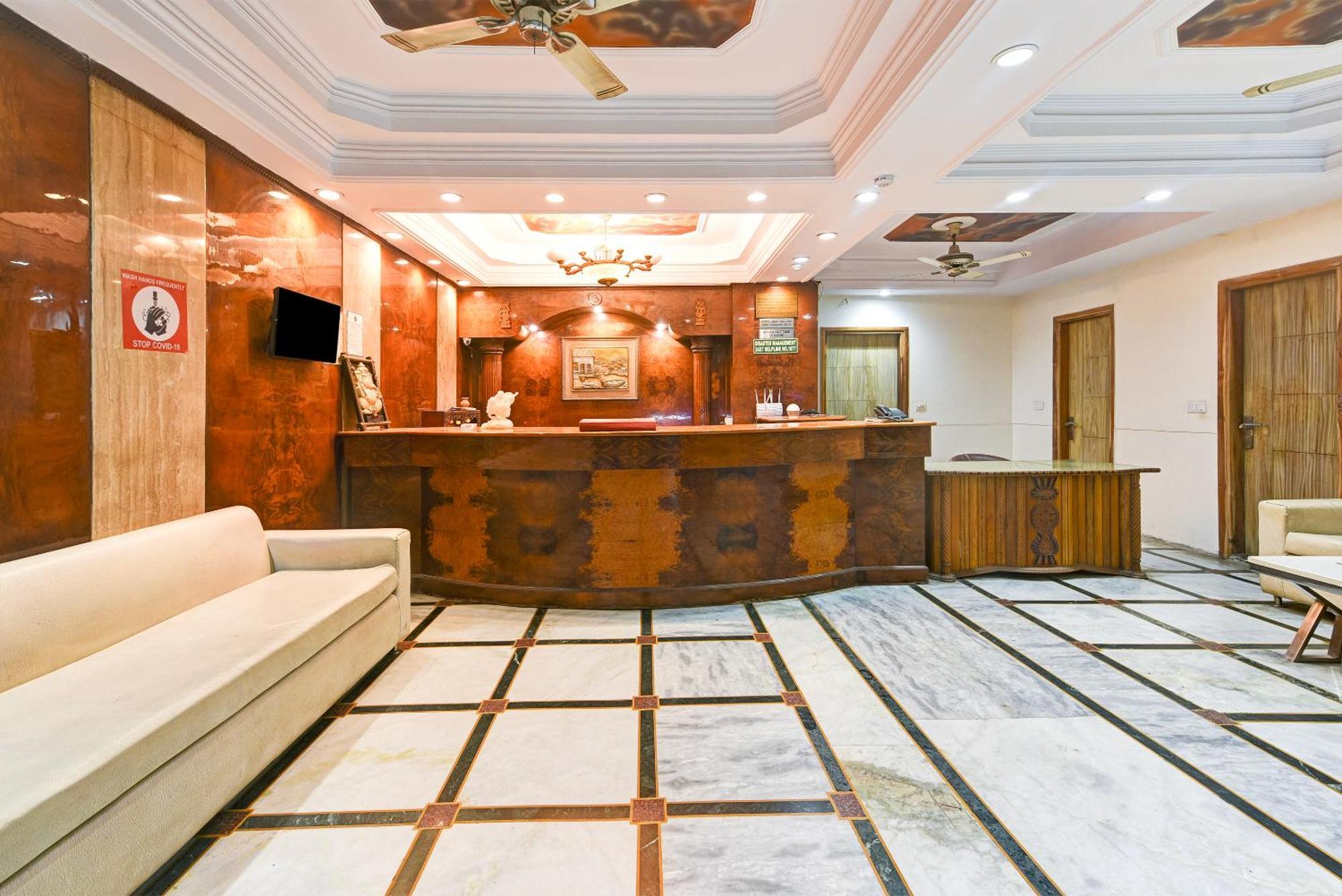 Hotel Geet Deluxe Yeni Delhi Dış mekan fotoğraf