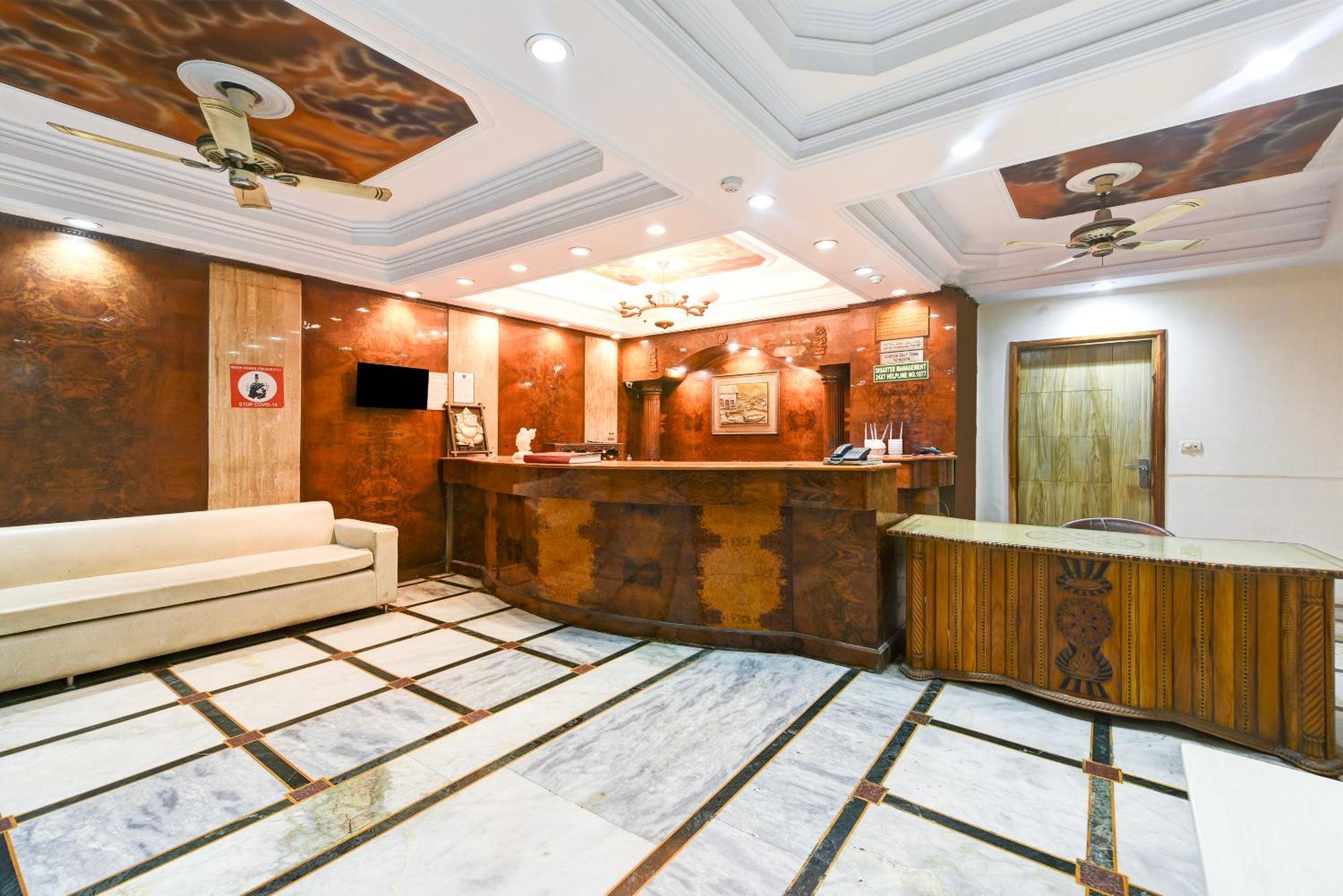Hotel Geet Deluxe Yeni Delhi Dış mekan fotoğraf
