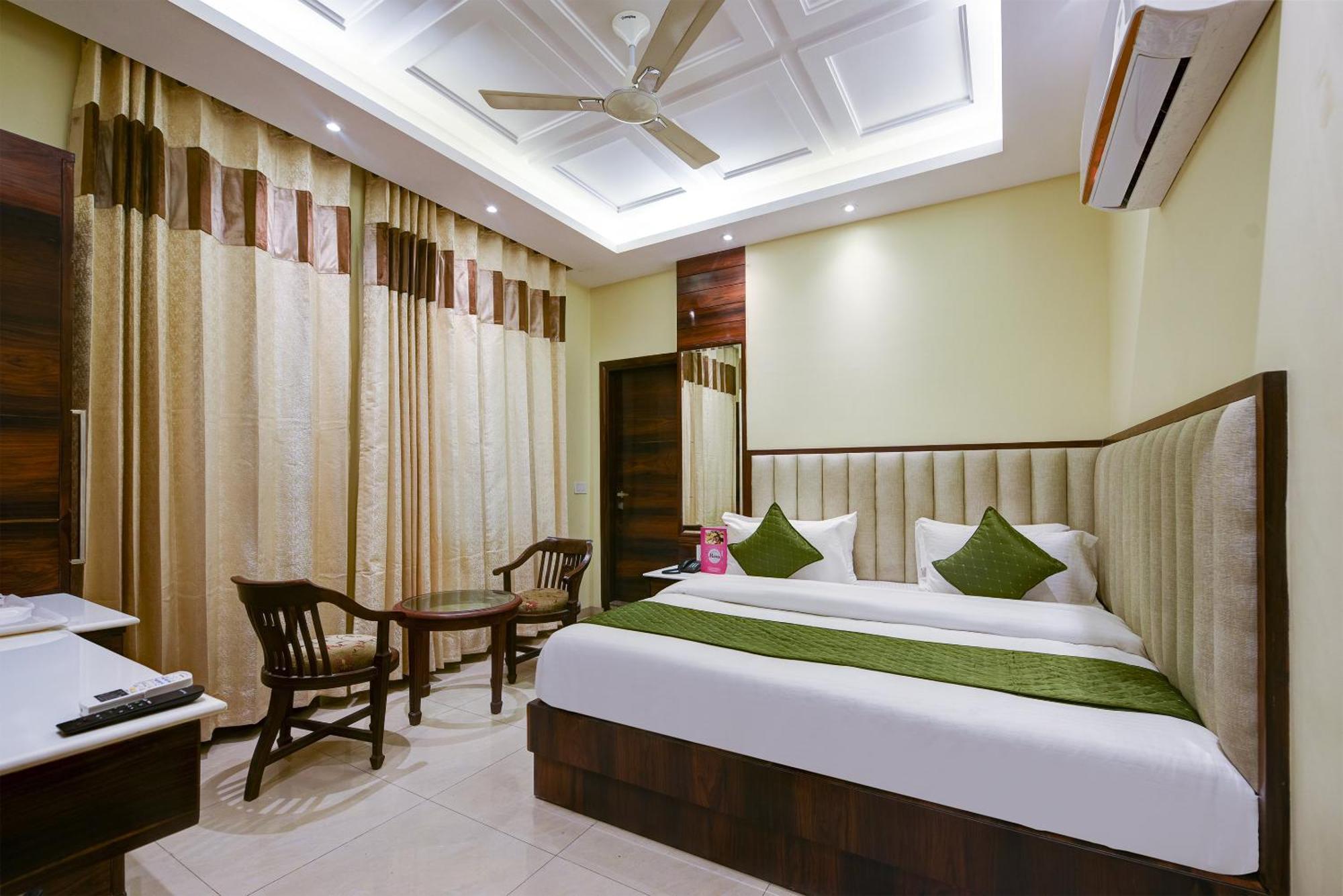 Hotel Geet Deluxe Yeni Delhi Dış mekan fotoğraf