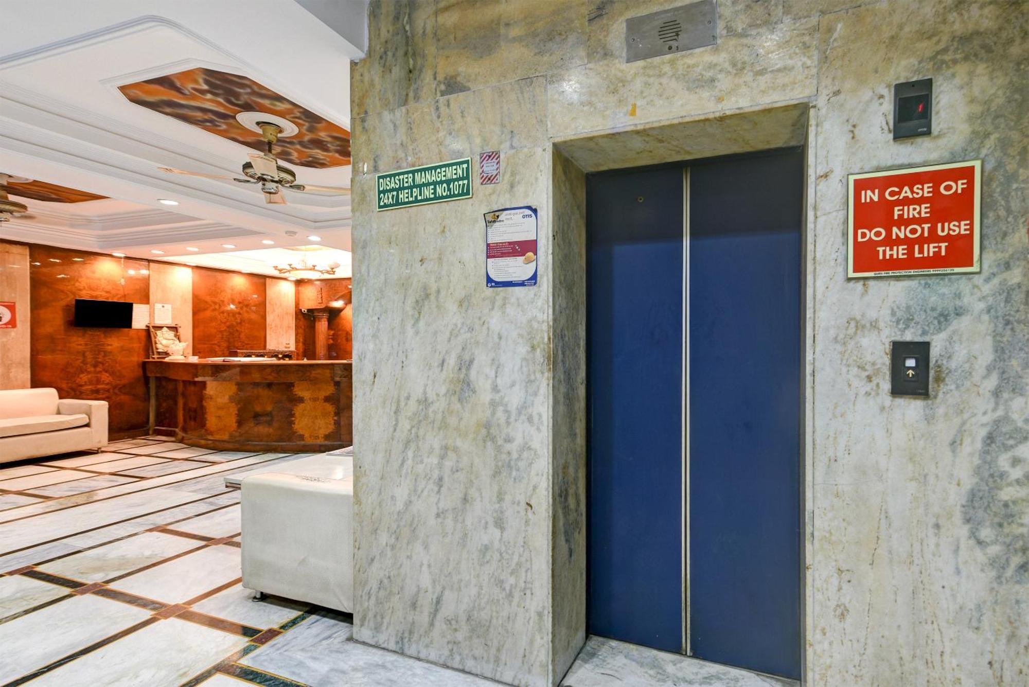 Hotel Geet Deluxe Yeni Delhi Dış mekan fotoğraf